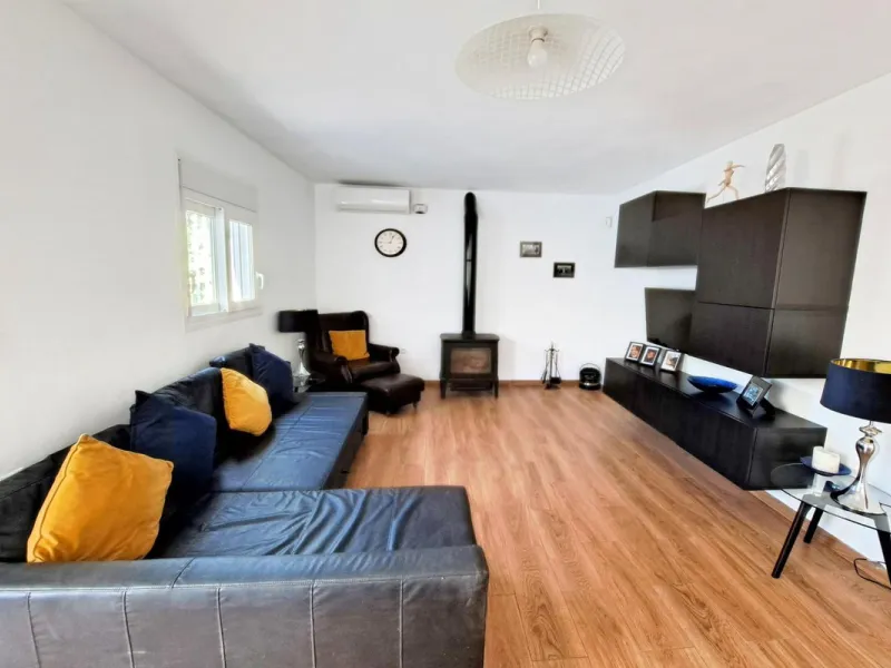 Spectacular detached villa with 3 separate living accommodations, situated in an extremely private location, walking distance to town.