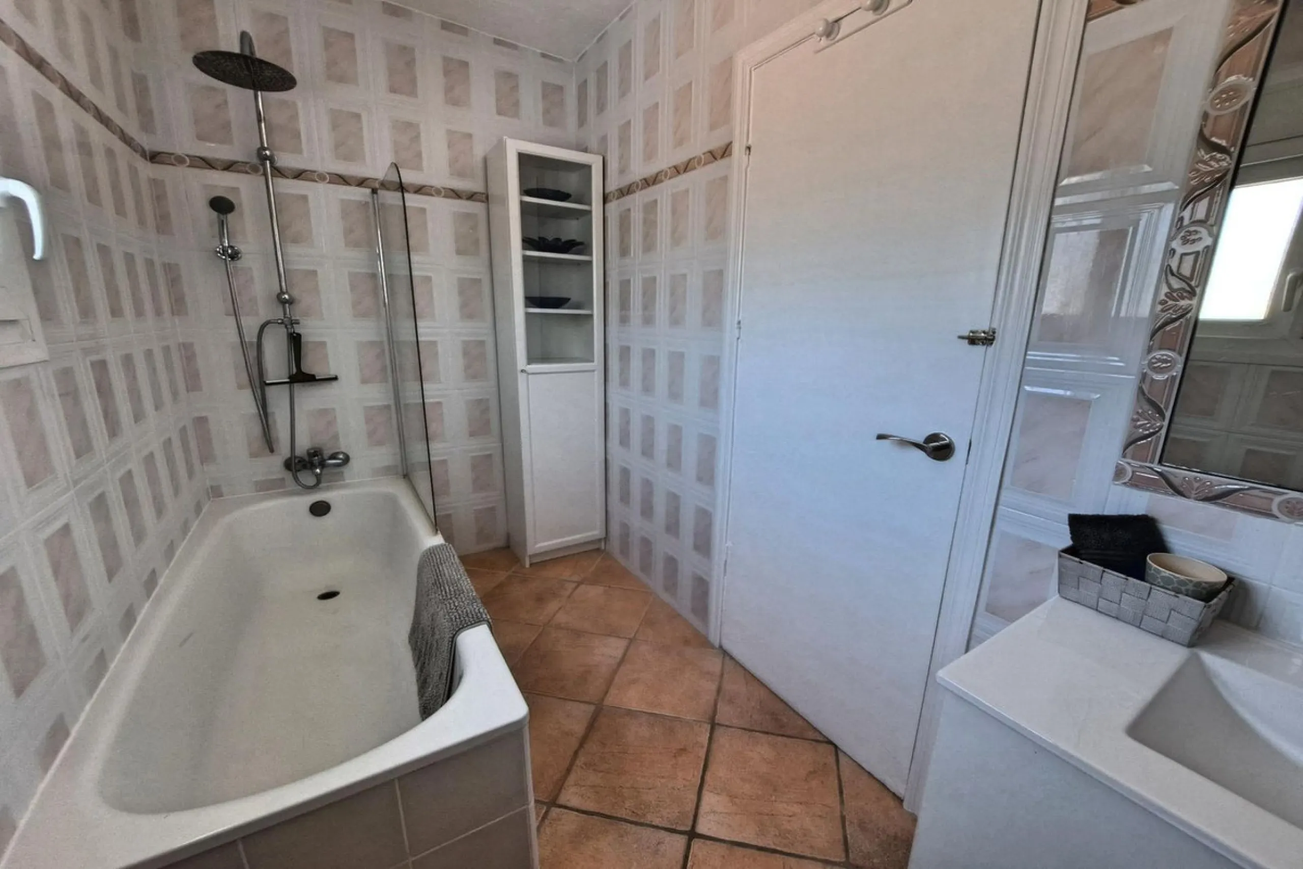 Spectacular detached villa with 3 separate living accommodations, situated in an extremely private location, walking distance to town.