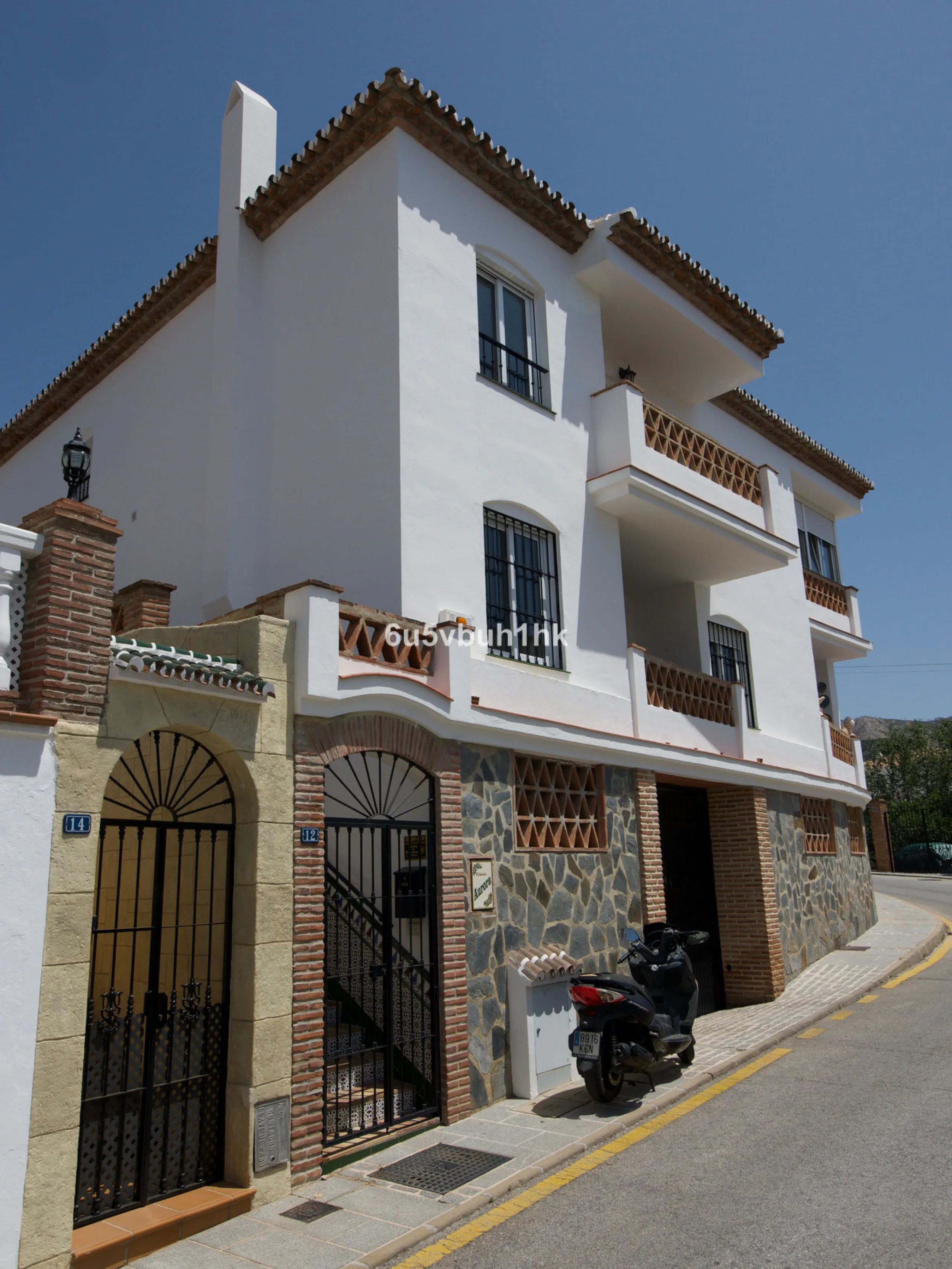 House - Detached Villa в продаже в Mijas, Málaga. В доме 4 спален и 3 ванных комнат. Площадь дома 366 м². Площадь участка 61 м²