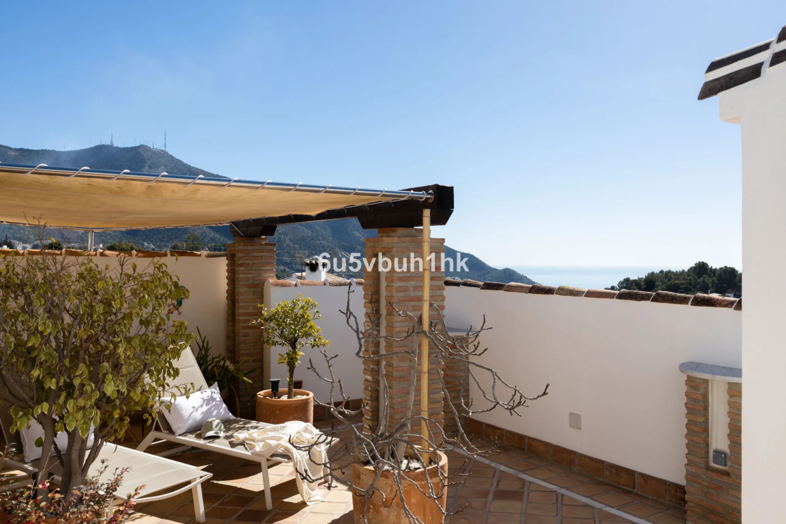 House - Detached Villa в продаже в Mijas, Málaga. В доме 4 спален и 3 ванных комнат. Площадь дома 366 м². Площадь участка 61 м²