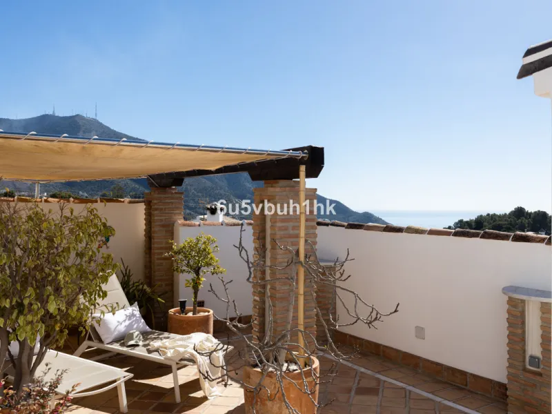 House - Detached Villa в продаже в Mijas, Málaga. В доме 4 спален и 3 ванных комнат. Площадь дома 366 м². Площадь участка 61 м²