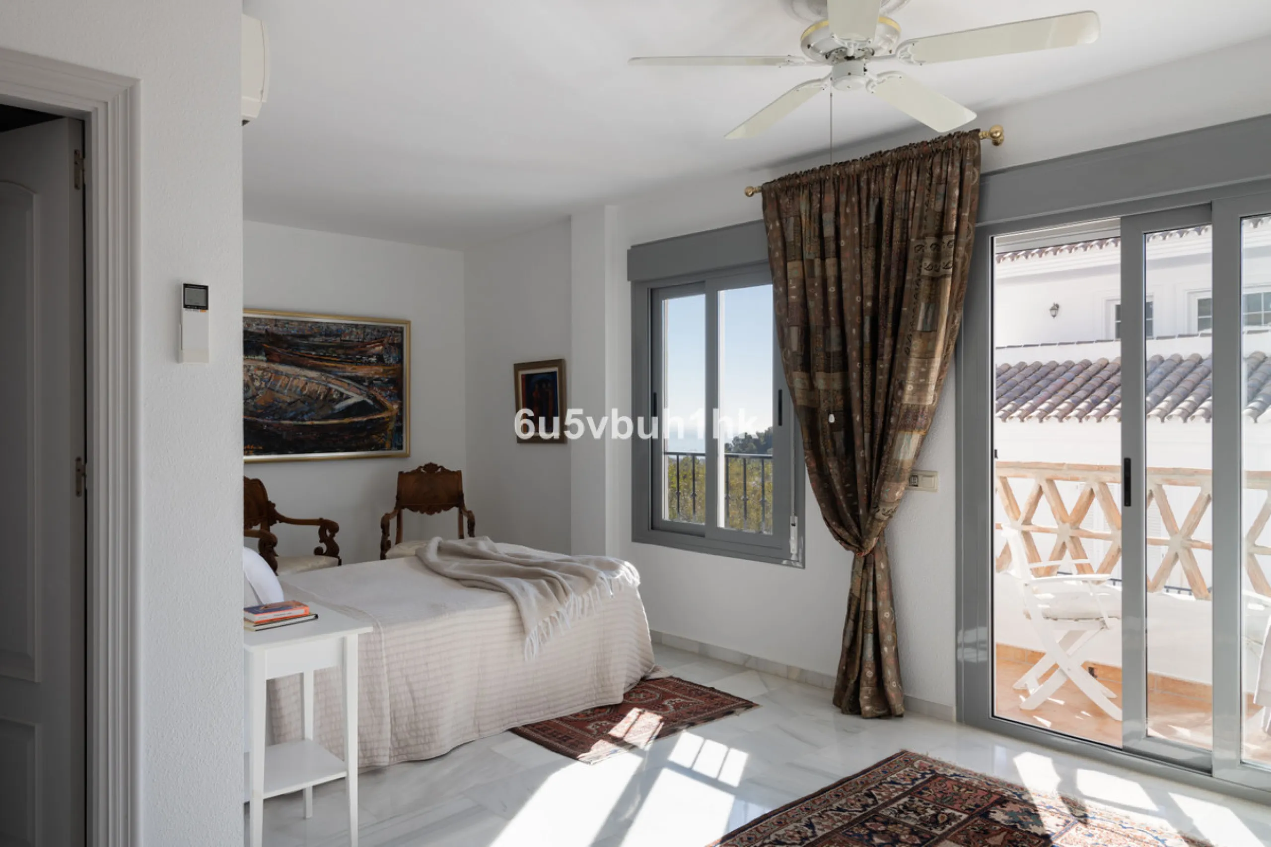 House - Detached Villa в продаже в Mijas, Málaga. В доме 4 спален и 3 ванных комнат. Площадь дома 366 м². Площадь участка 61 м²