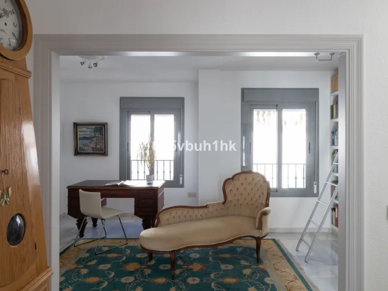 House - Detached Villa в продаже в Mijas, Málaga. В доме 4 спален и 3 ванных комнат. Площадь дома 366 м². Площадь участка 61 м²