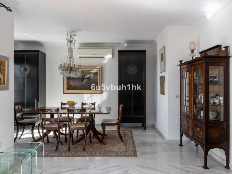 House - Detached Villa в продаже в Mijas, Málaga. В доме 4 спален и 3 ванных комнат. Площадь дома 366 м². Площадь участка 61 м²