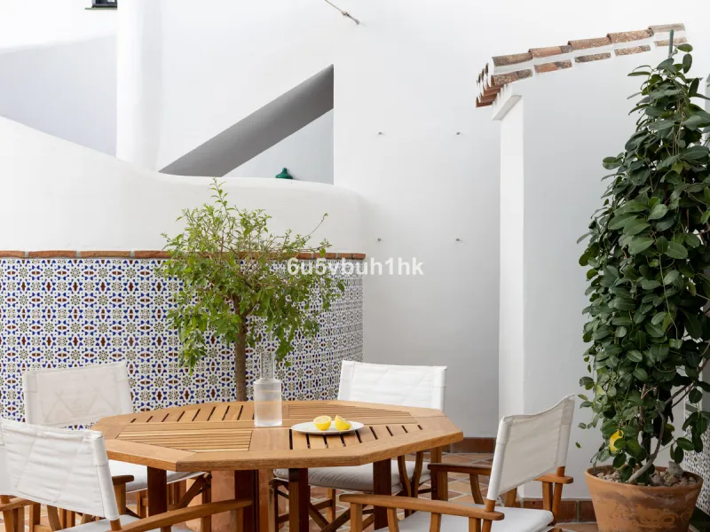 House - Detached Villa в продаже в Mijas, Málaga. В доме 4 спален и 3 ванных комнат. Площадь дома 366 м². Площадь участка 61 м²