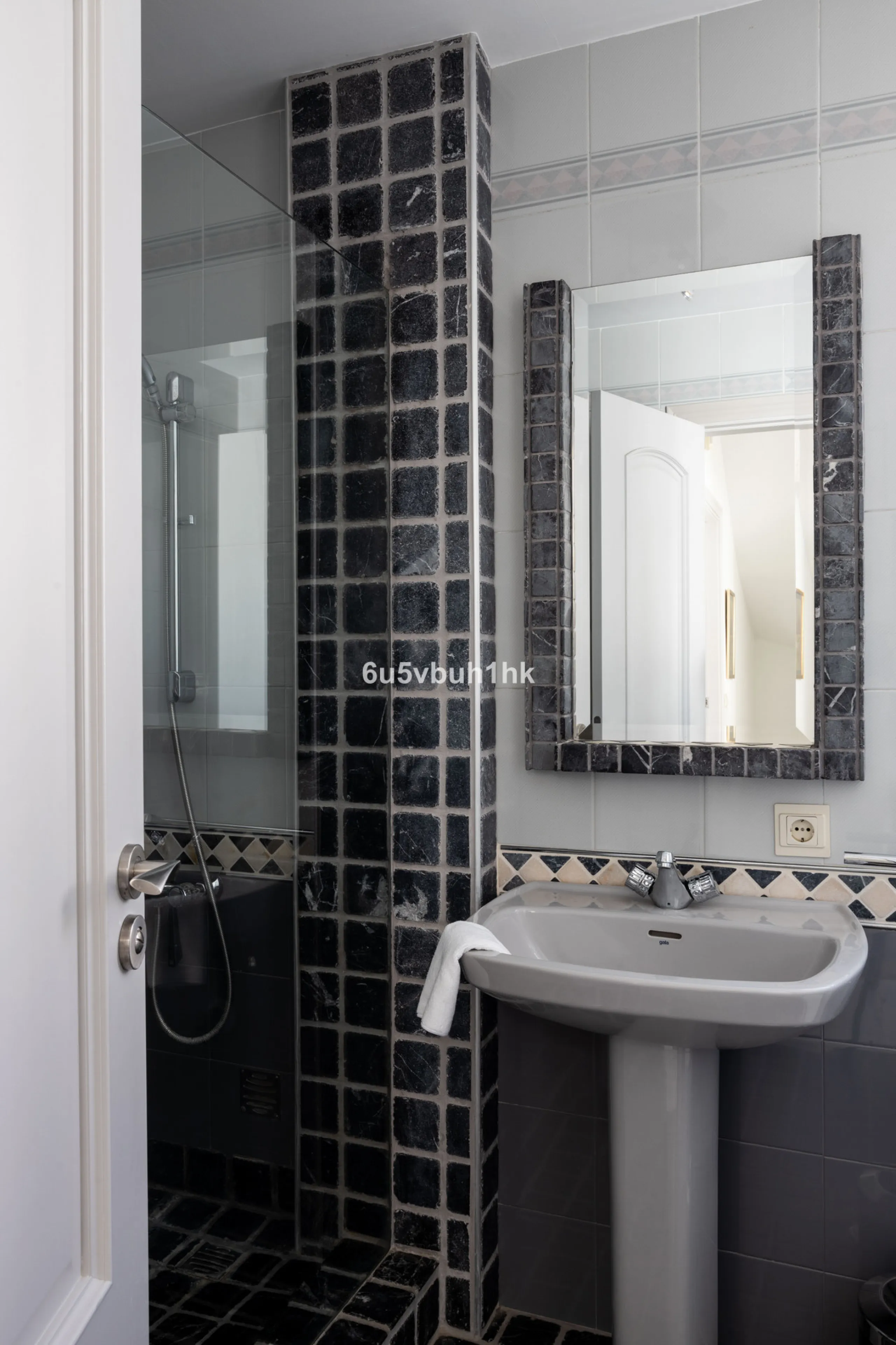 House - Detached Villa в продаже в Mijas, Málaga. В доме 4 спален и 3 ванных комнат. Площадь дома 366 м². Площадь участка 61 м²