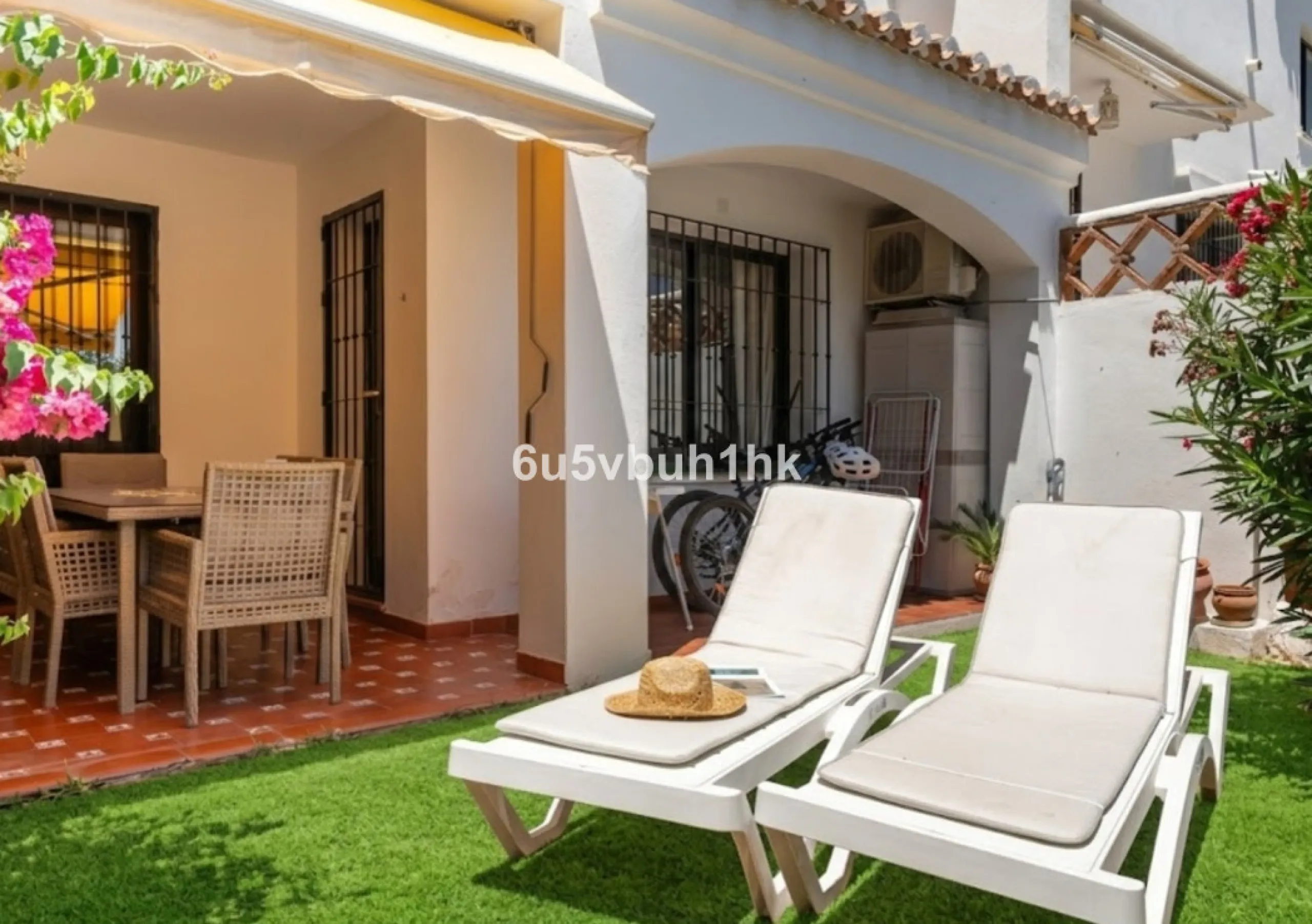Apartment - Ground Floor Apartment в продаже в Benalmadena, Málaga. В доме 2 спален и 1 ванных комнат. Площадь дома 82 м²