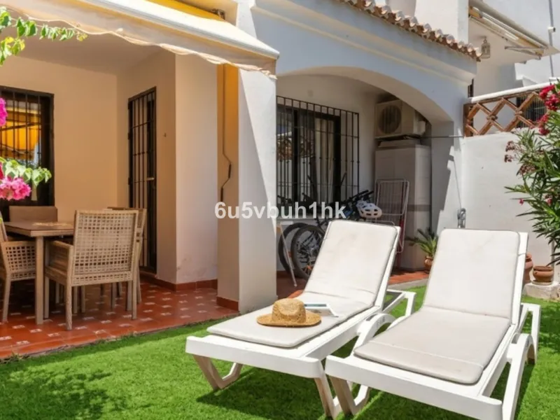 Apartment - Ground Floor Apartment в продаже в Benalmadena, Málaga. В доме 2 спален и 1 ванных комнат. Площадь дома 82 м²