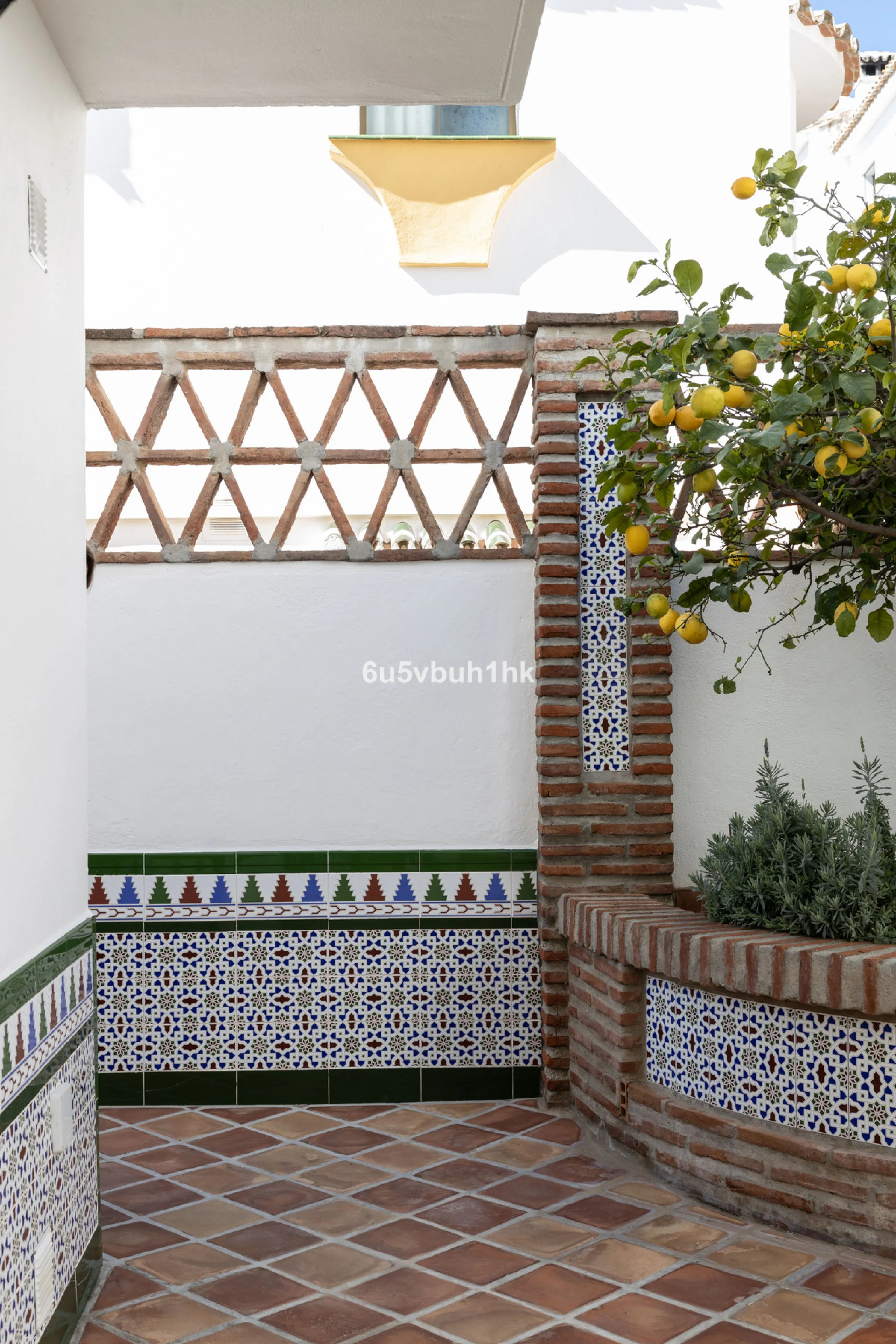House - Detached Villa в продаже в Mijas, Málaga. В доме 4 спален и 3 ванных комнат. Площадь дома 366 м². Площадь участка 61 м²
