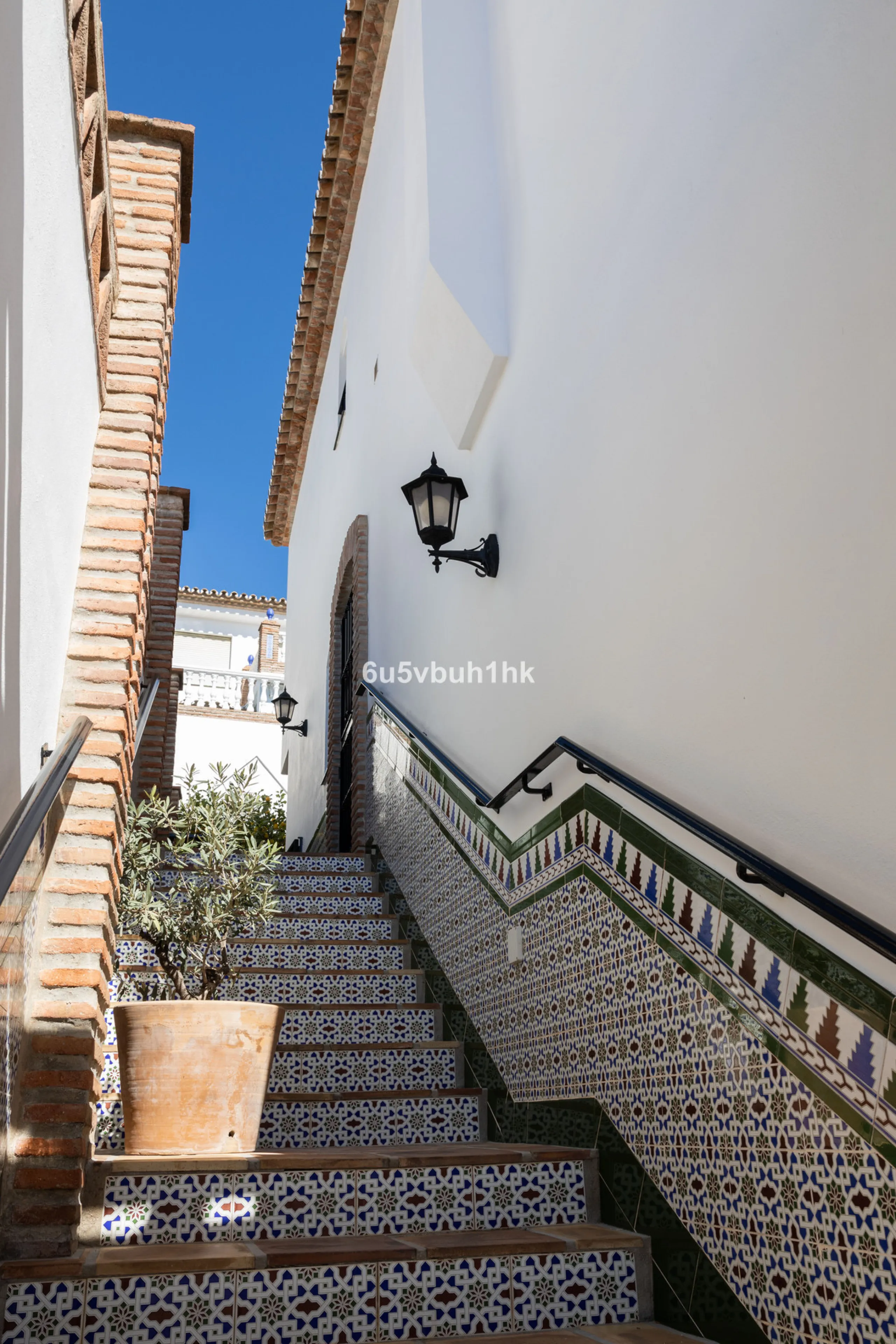 House - Detached Villa в продаже в Mijas, Málaga. В доме 4 спален и 3 ванных комнат. Площадь дома 366 м². Площадь участка 61 м²