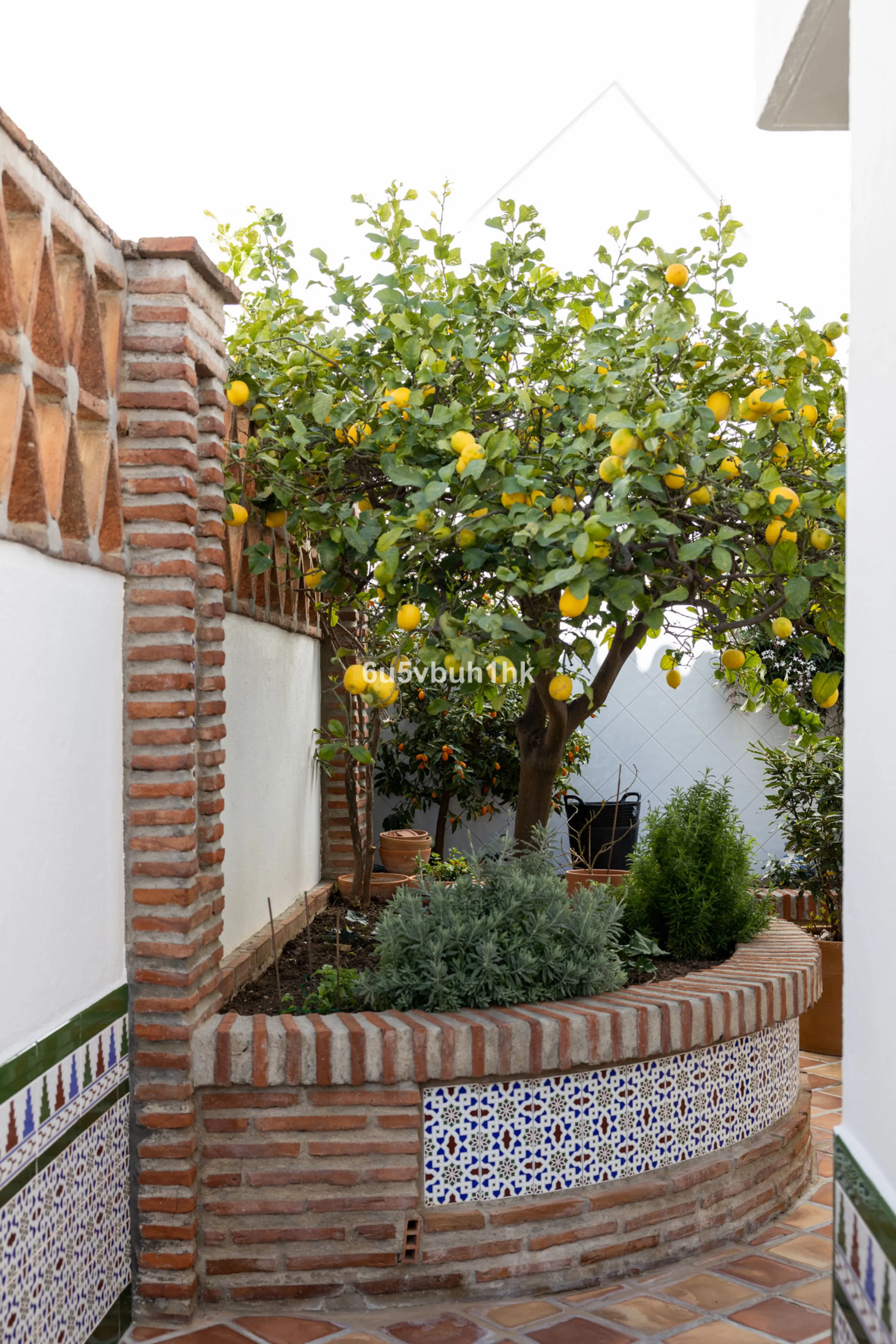 House - Detached Villa в продаже в Mijas, Málaga. В доме 4 спален и 3 ванных комнат. Площадь дома 366 м². Площадь участка 61 м²