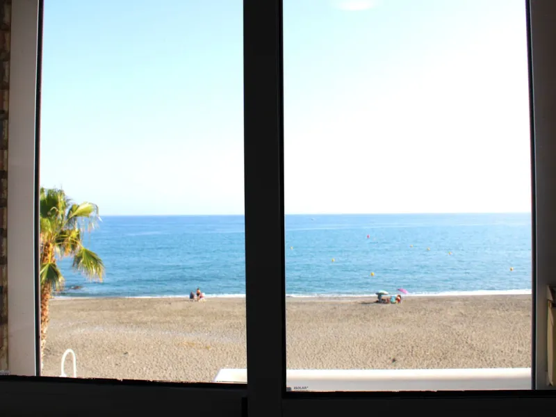 Duplex Apartment in Prime Condition on the First Line in Algarrobo Costa