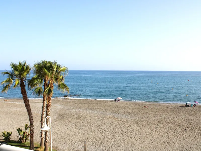 Duplex Apartment in Prime Condition on the First Line in Algarrobo Costa