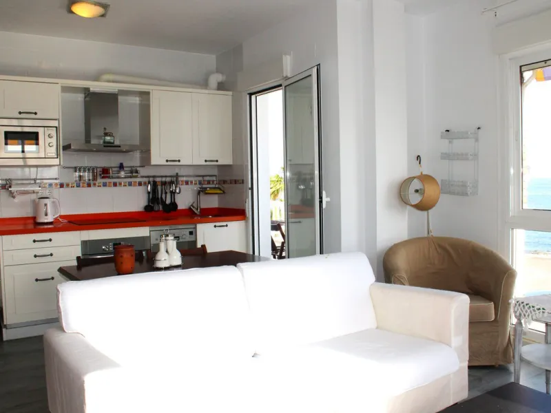 Duplex Apartment in Prime Condition on the First Line in Algarrobo Costa