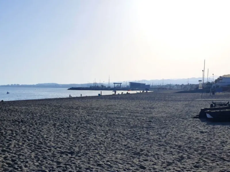 Duplex Apartment in Prime Condition on the First Line in Algarrobo Costa
