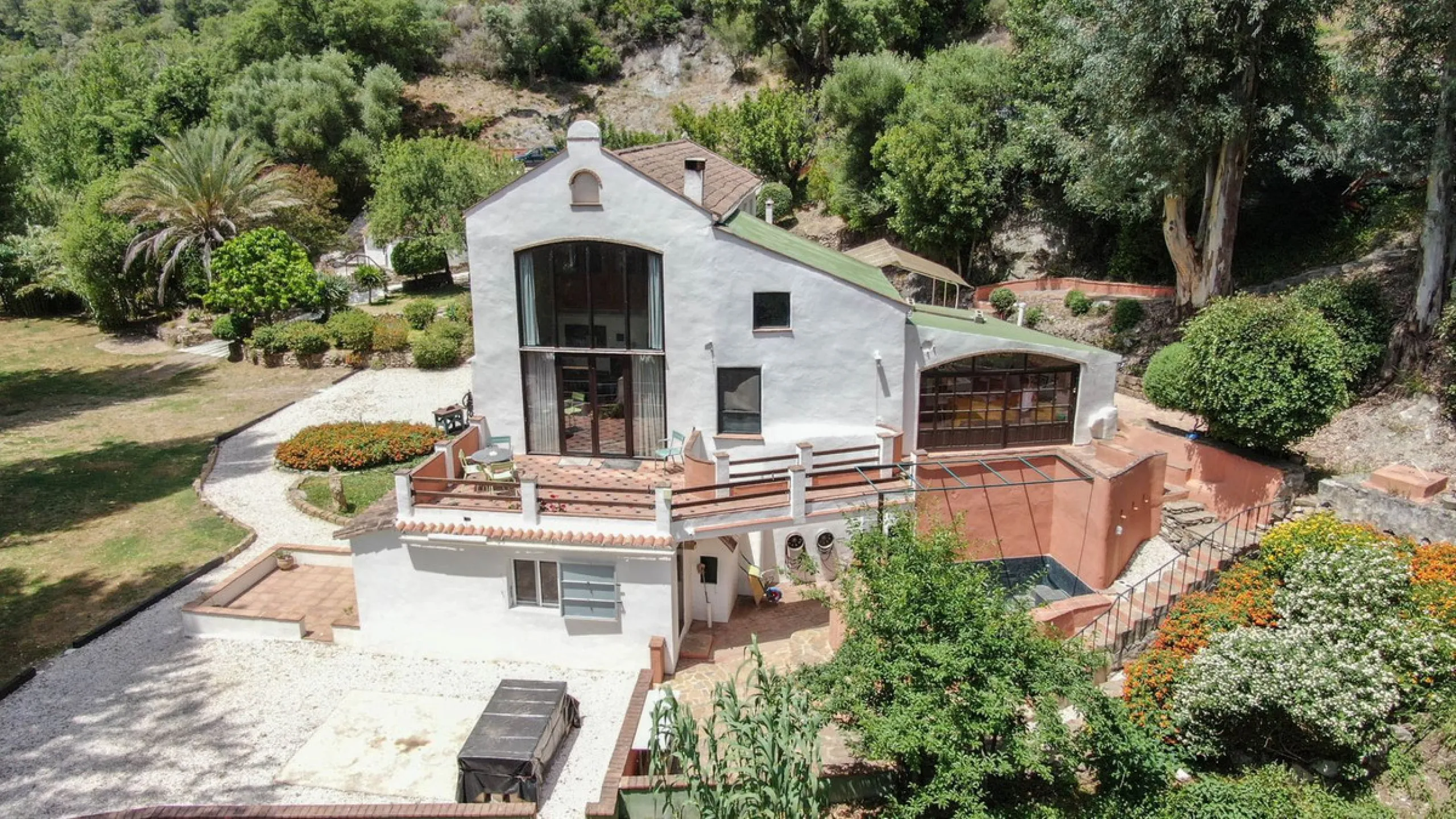 House - Finca - Cortijo в продаже в Gaucín, Málaga. В доме 6 спален и 4 ванных комнат. Площадь дома 620 м². Площадь участка 13840 м²