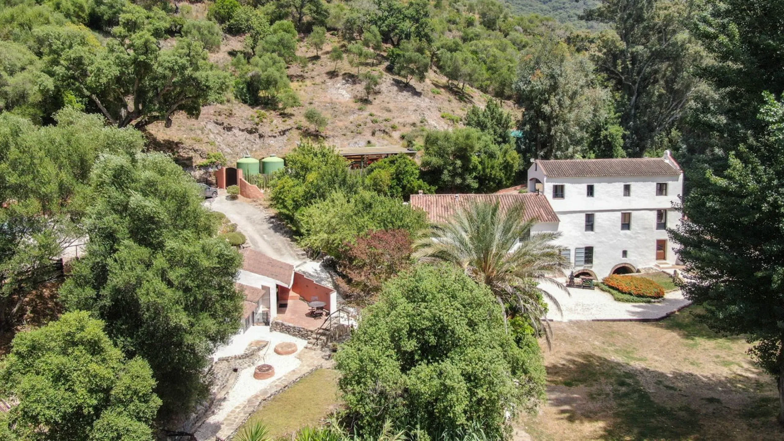 House - Finca - Cortijo в продаже в Gaucín, Málaga. В доме 6 спален и 4 ванных комнат. Площадь дома 620 м². Площадь участка 13840 м²