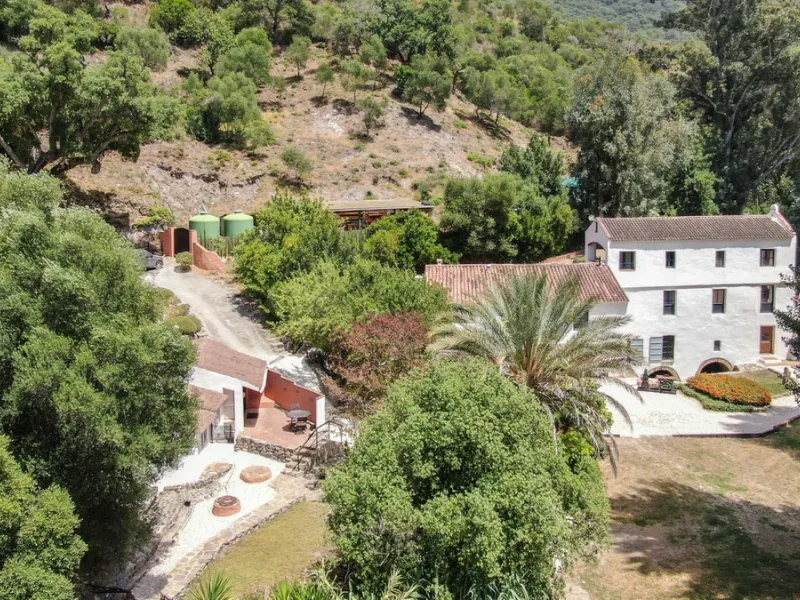 House - Finca - Cortijo в продаже в Gaucín, Málaga. В доме 6 спален и 4 ванных комнат. Площадь дома 620 м². Площадь участка 13840 м²