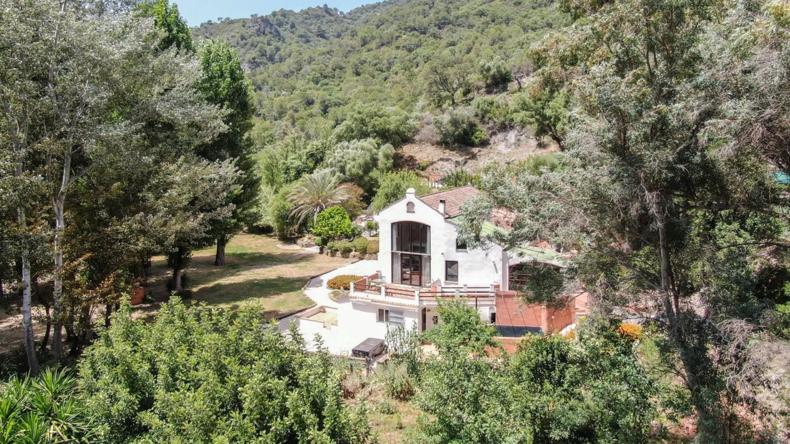 House - Finca - Cortijo в продаже в Gaucín, Málaga. В доме 6 спален и 4 ванных комнат. Площадь дома 620 м². Площадь участка 13840 м²