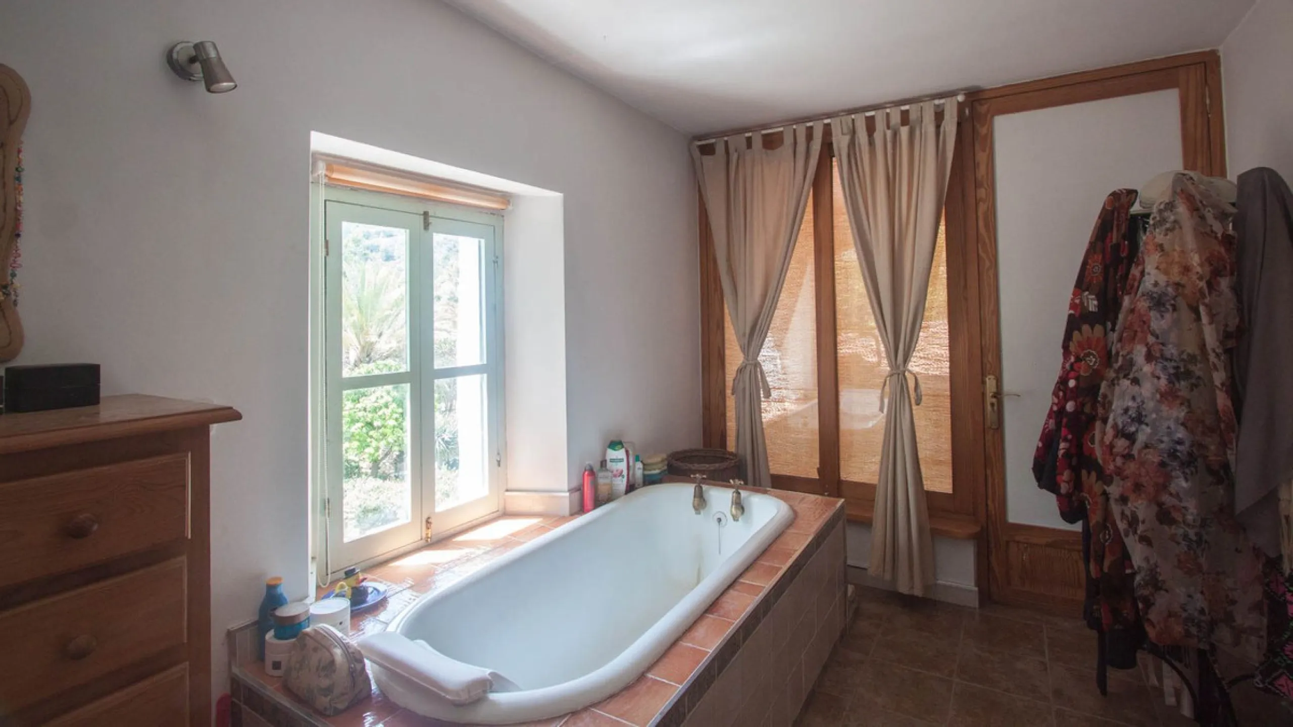 House - Finca - Cortijo в продаже в Gaucín, Málaga. В доме 6 спален и 4 ванных комнат. Площадь дома 620 м². Площадь участка 13840 м²