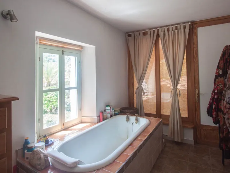 House - Finca - Cortijo в продаже в Gaucín, Málaga. В доме 6 спален и 4 ванных комнат. Площадь дома 620 м². Площадь участка 13840 м²