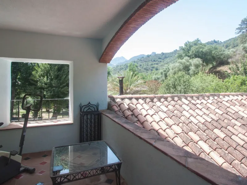 House - Finca - Cortijo в продаже в Gaucín, Málaga. В доме 6 спален и 4 ванных комнат. Площадь дома 620 м². Площадь участка 13840 м²