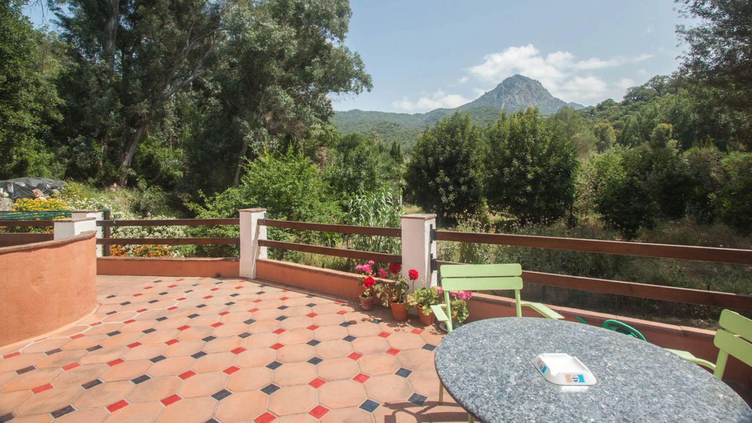 House - Finca - Cortijo в продаже в Gaucín, Málaga. В доме 6 спален и 4 ванных комнат. Площадь дома 620 м². Площадь участка 13840 м²