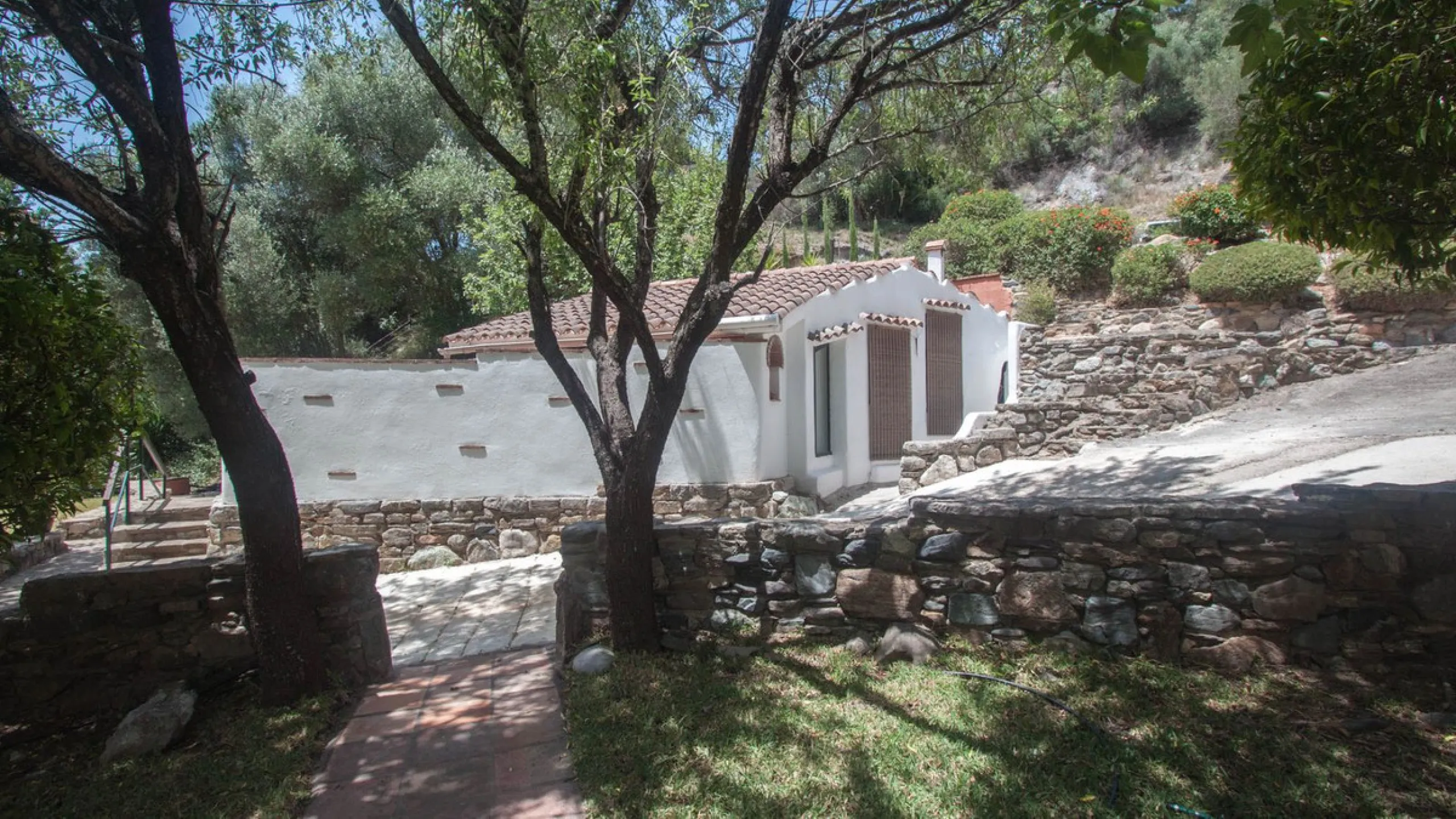 House - Finca - Cortijo в продаже в Gaucín, Málaga. В доме 6 спален и 4 ванных комнат. Площадь дома 620 м². Площадь участка 13840 м²