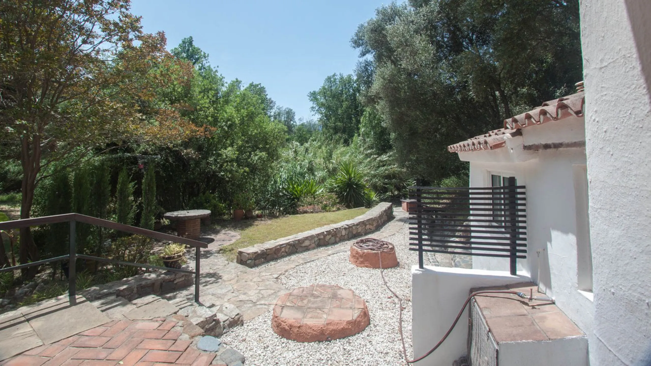 House - Finca - Cortijo в продаже в Gaucín, Málaga. В доме 6 спален и 4 ванных комнат. Площадь дома 620 м². Площадь участка 13840 м²
