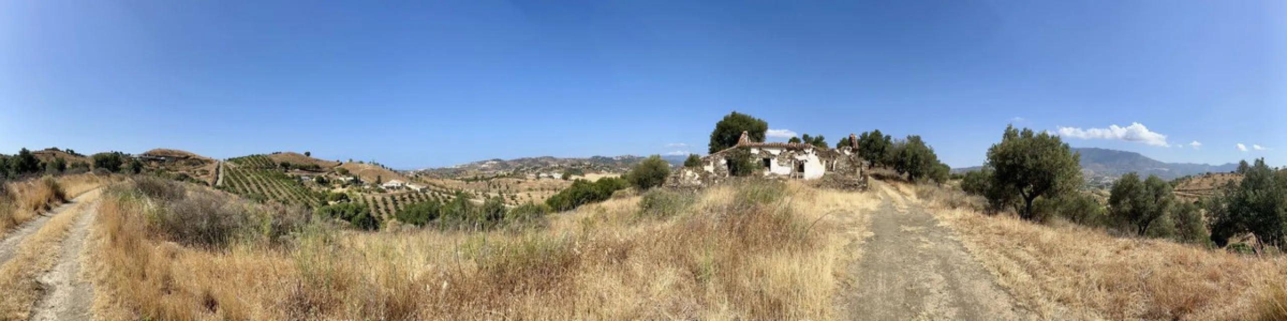 Plot - Land with Ruin в продаже в Mijas, Málaga. Площадь дома 172 м². Площадь участка 46545 м²