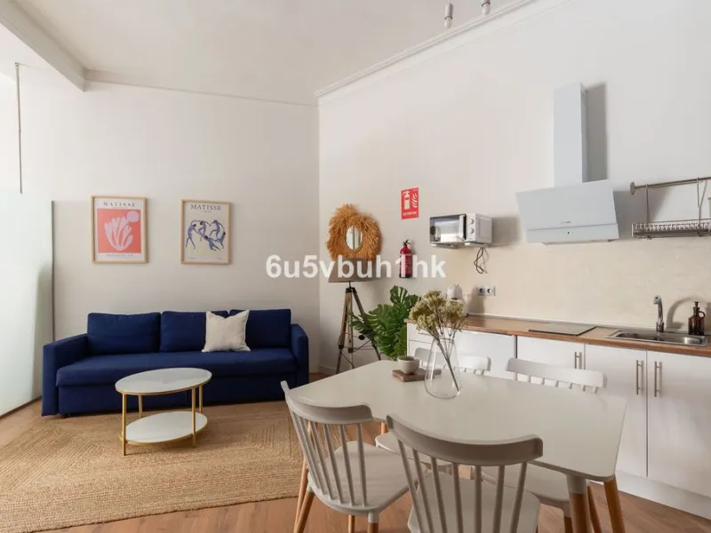 Apartment - Ground Floor Apartment в продаже в Málaga, Málaga. В доме 3 спален и 3 ванных комнат. Площадь дома 211 м²