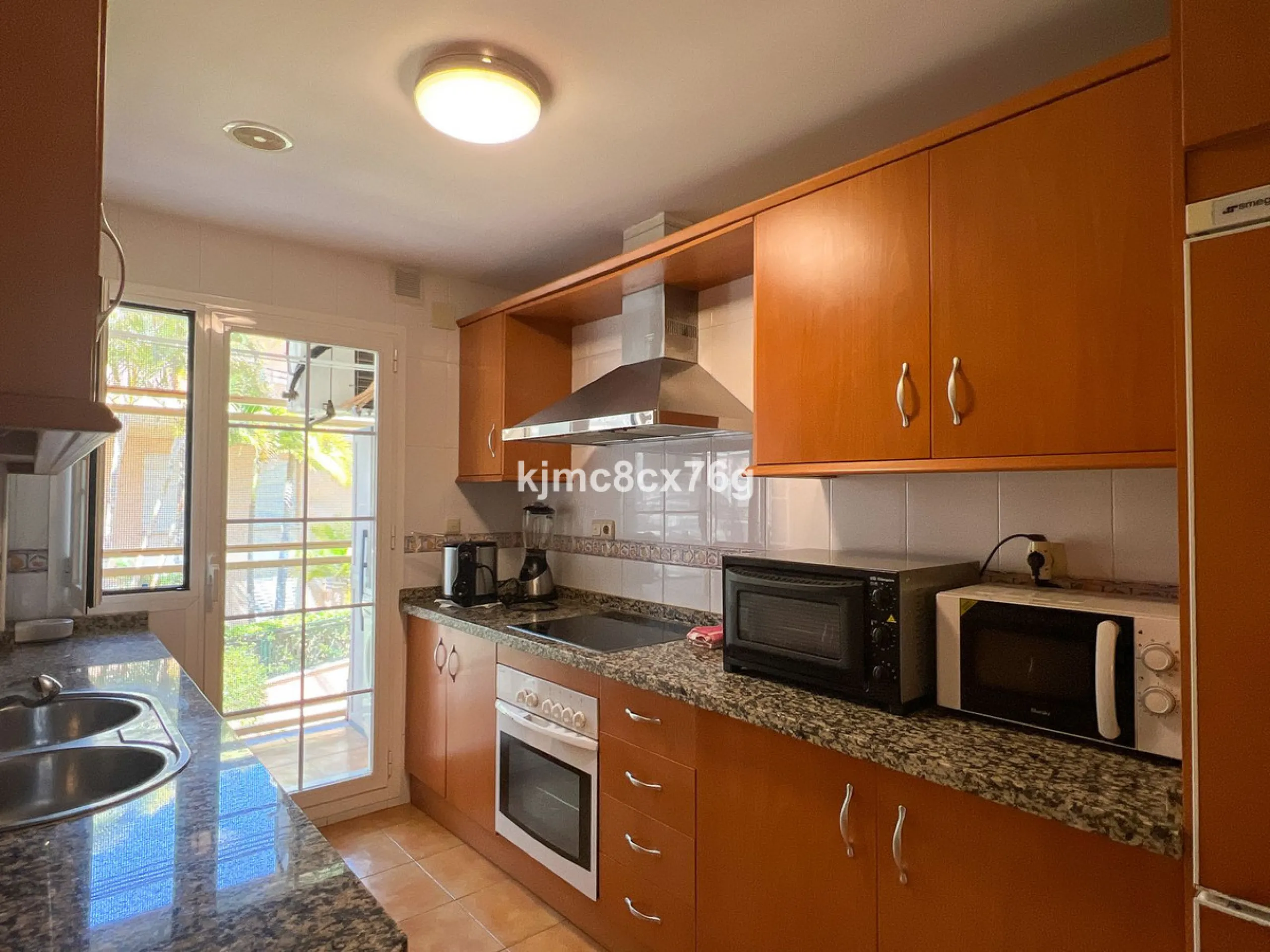 FOR SALE: BEAUTIFUL AND SPACIOUS APARTMENT NEAR THE BEACH. LAS CHAPAS, MARBELLA.