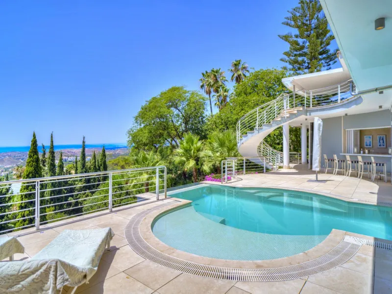 Exceptional luxury villa on a double plot and with spectacular panoramic views for sale