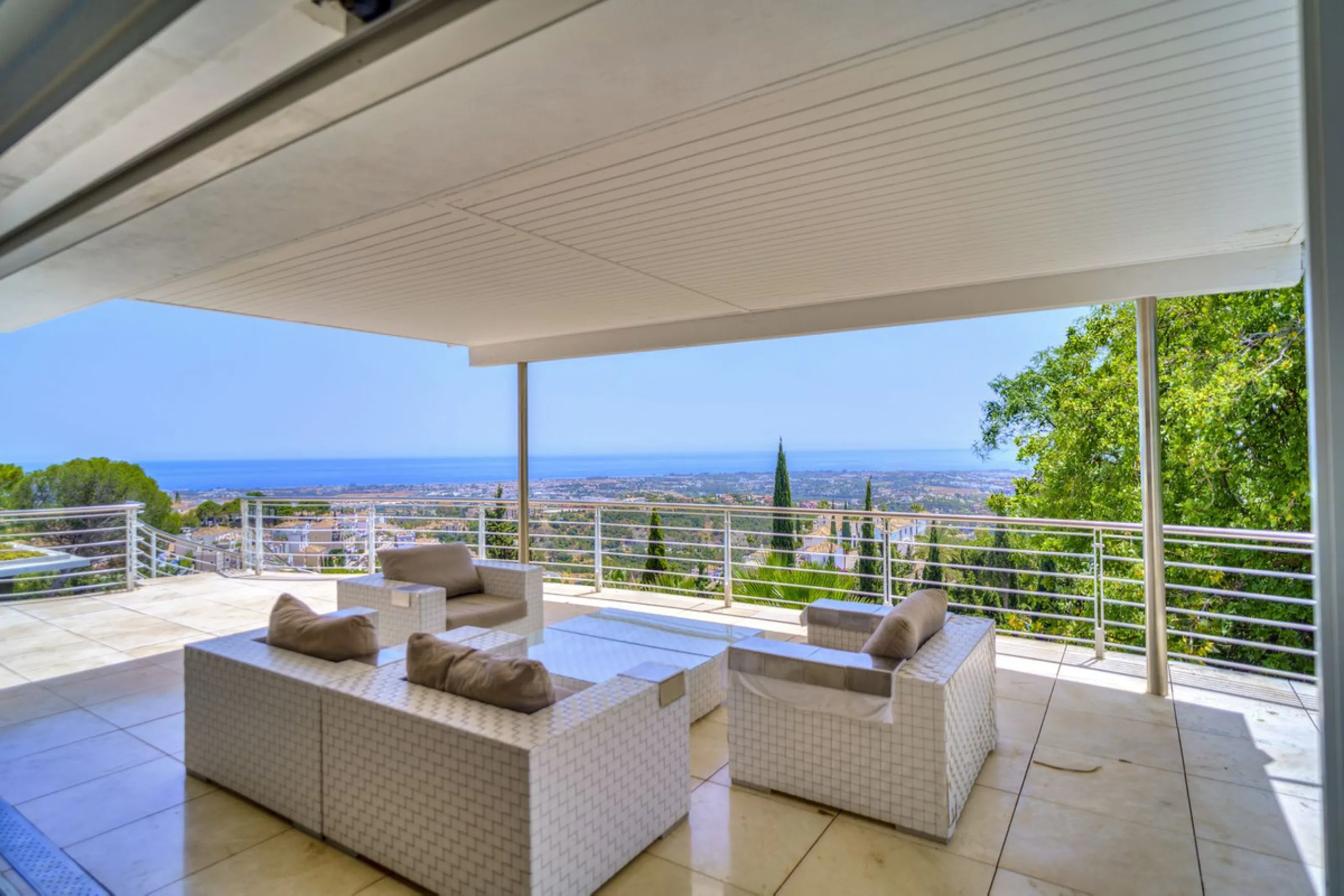 Exceptional luxury villa on a double plot and with spectacular panoramic views for sale