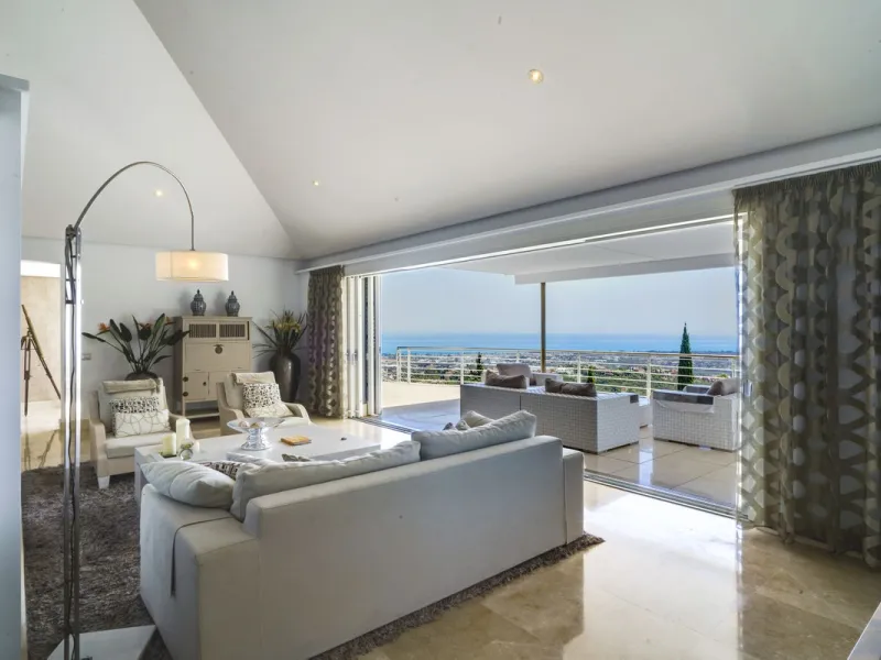 Exceptional luxury villa on a double plot and with spectacular panoramic views for sale