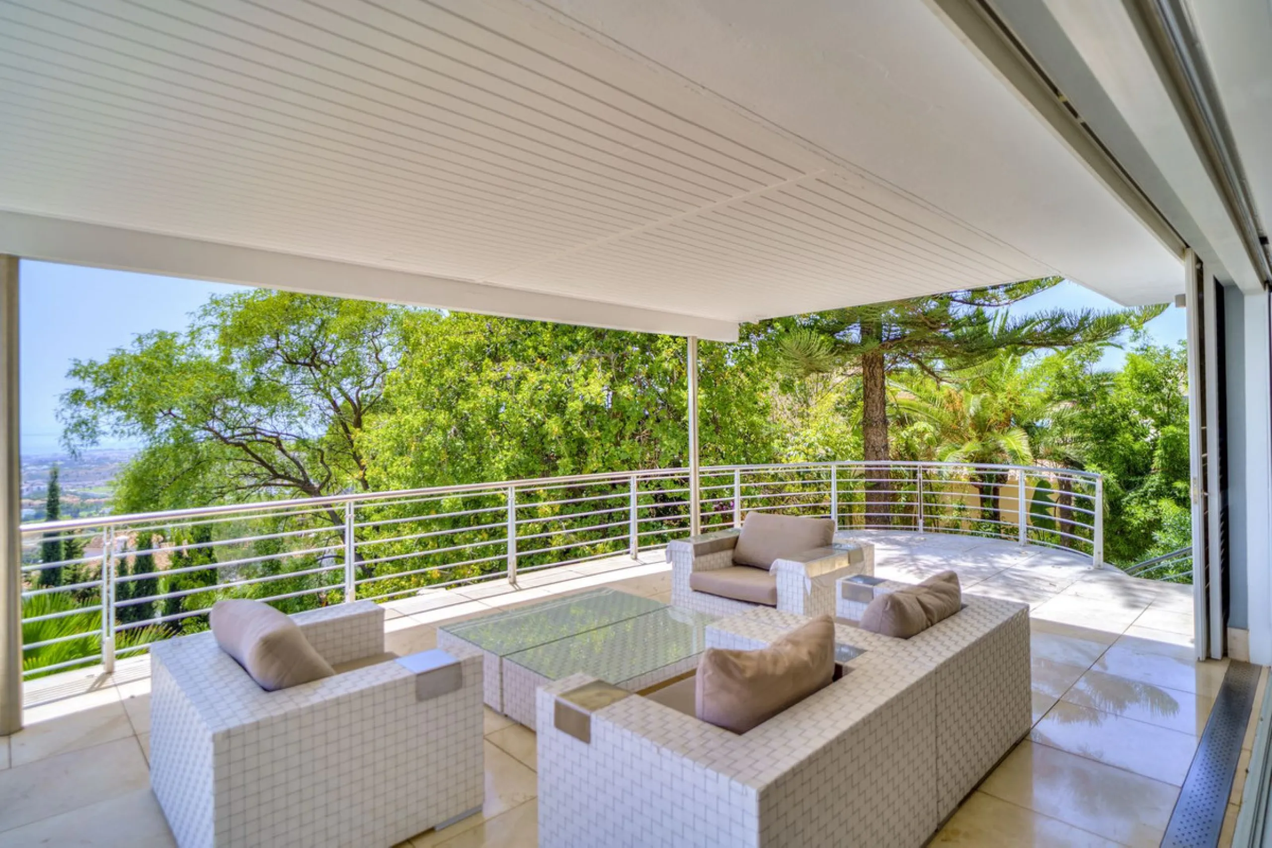 Exceptional luxury villa on a double plot and with spectacular panoramic views for sale