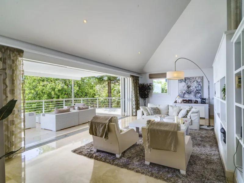 Exceptional luxury villa on a double plot and with spectacular panoramic views for sale
