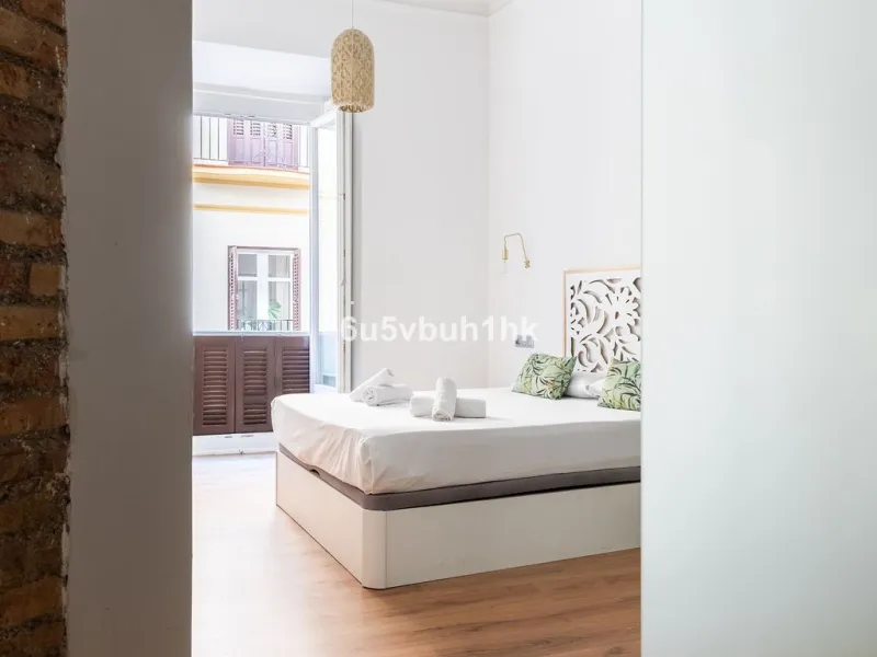 Apartment - Ground Floor Apartment в продаже в Málaga, Málaga. В доме 3 спален и 3 ванных комнат. Площадь дома 211 м²