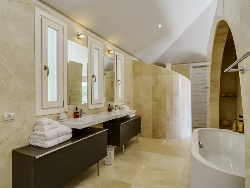 Exceptional luxury villa on a double plot and with spectacular panoramic views for sale