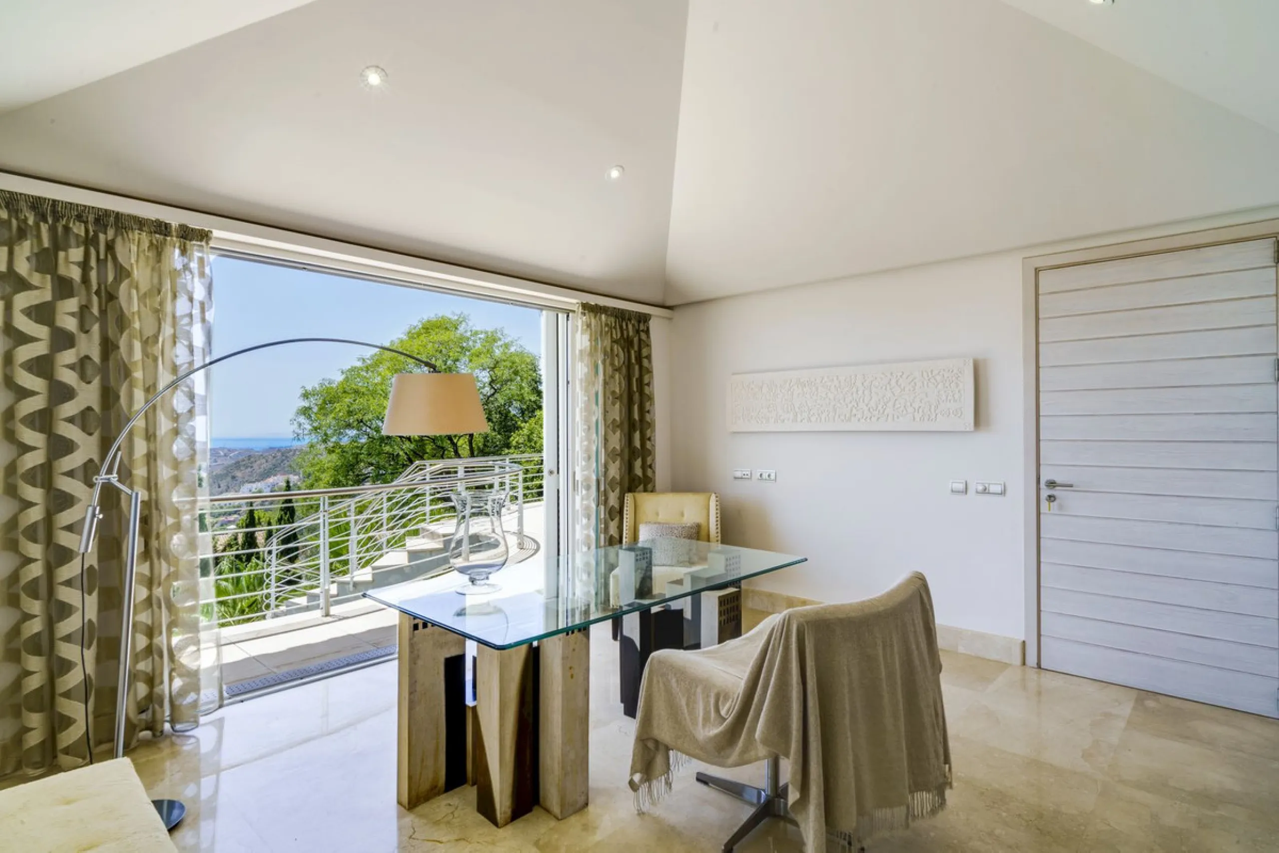Exceptional luxury villa on a double plot and with spectacular panoramic views for sale