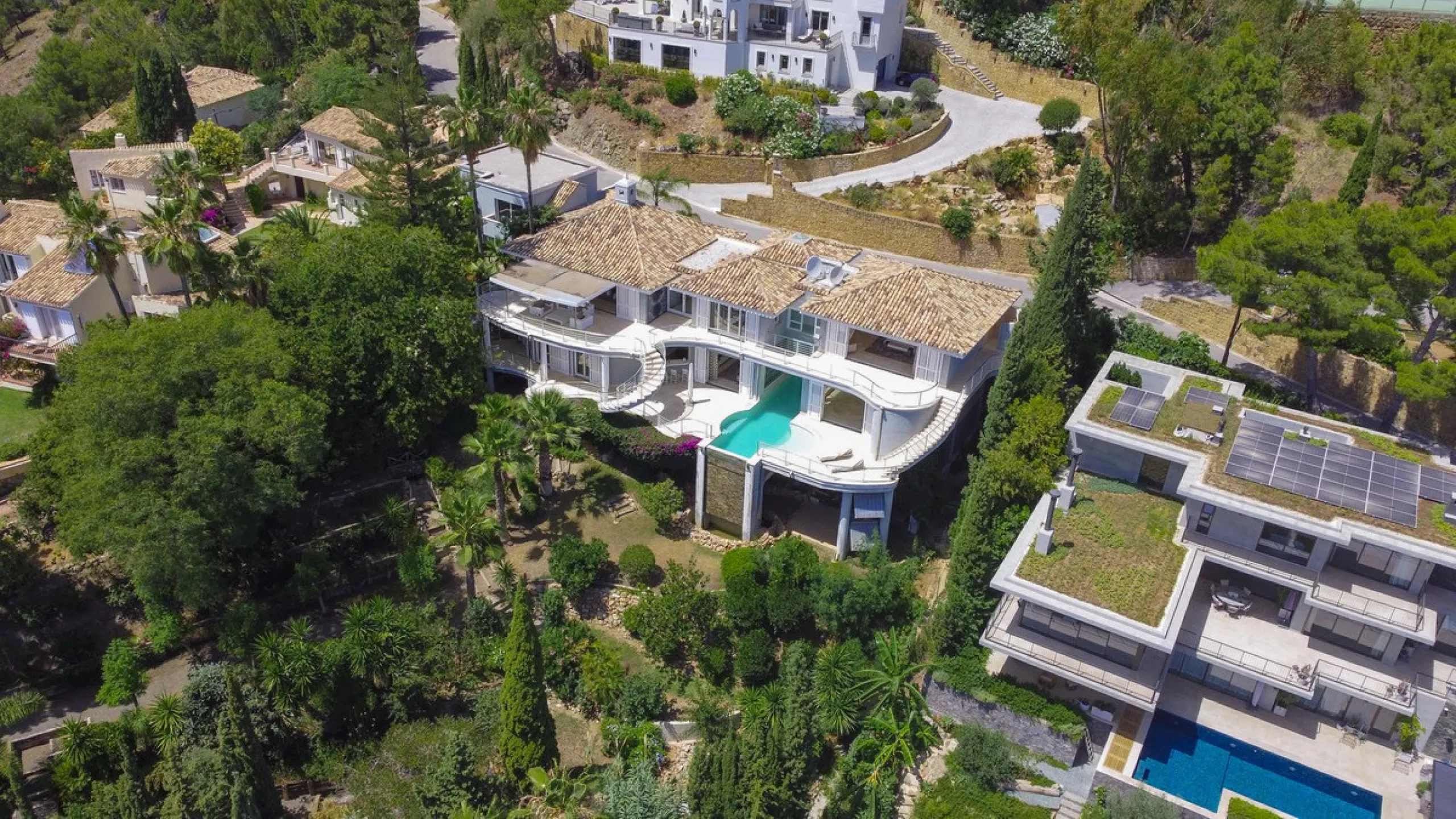 Exceptional luxury villa on a double plot and with spectacular panoramic views for sale