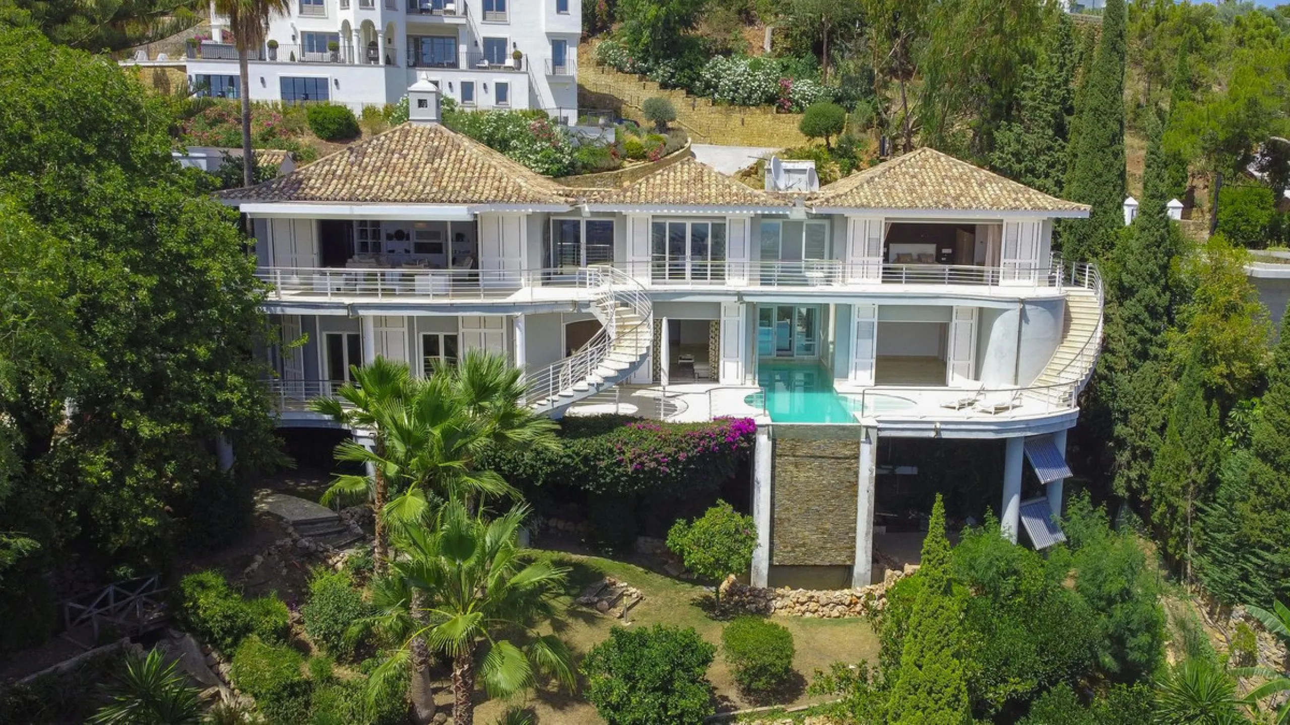 Exceptional luxury villa on a double plot and with spectacular panoramic views for sale