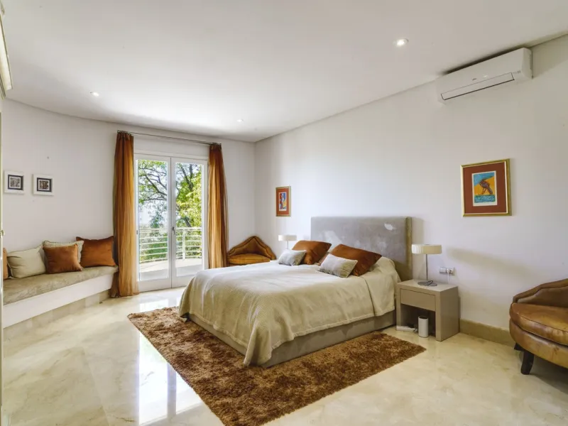 Exceptional luxury villa on a double plot and with spectacular panoramic views for sale