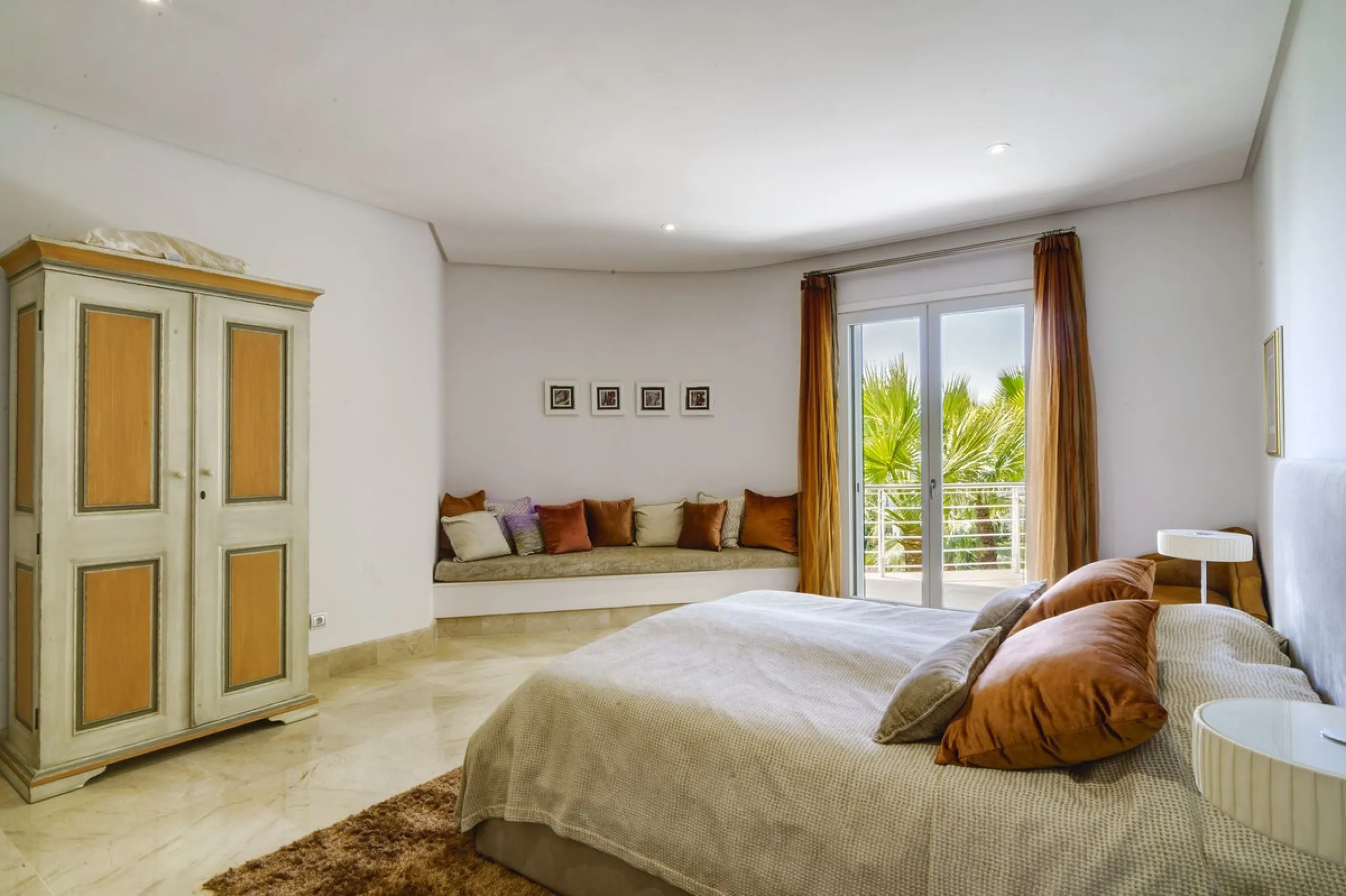 Exceptional luxury villa on a double plot and with spectacular panoramic views for sale