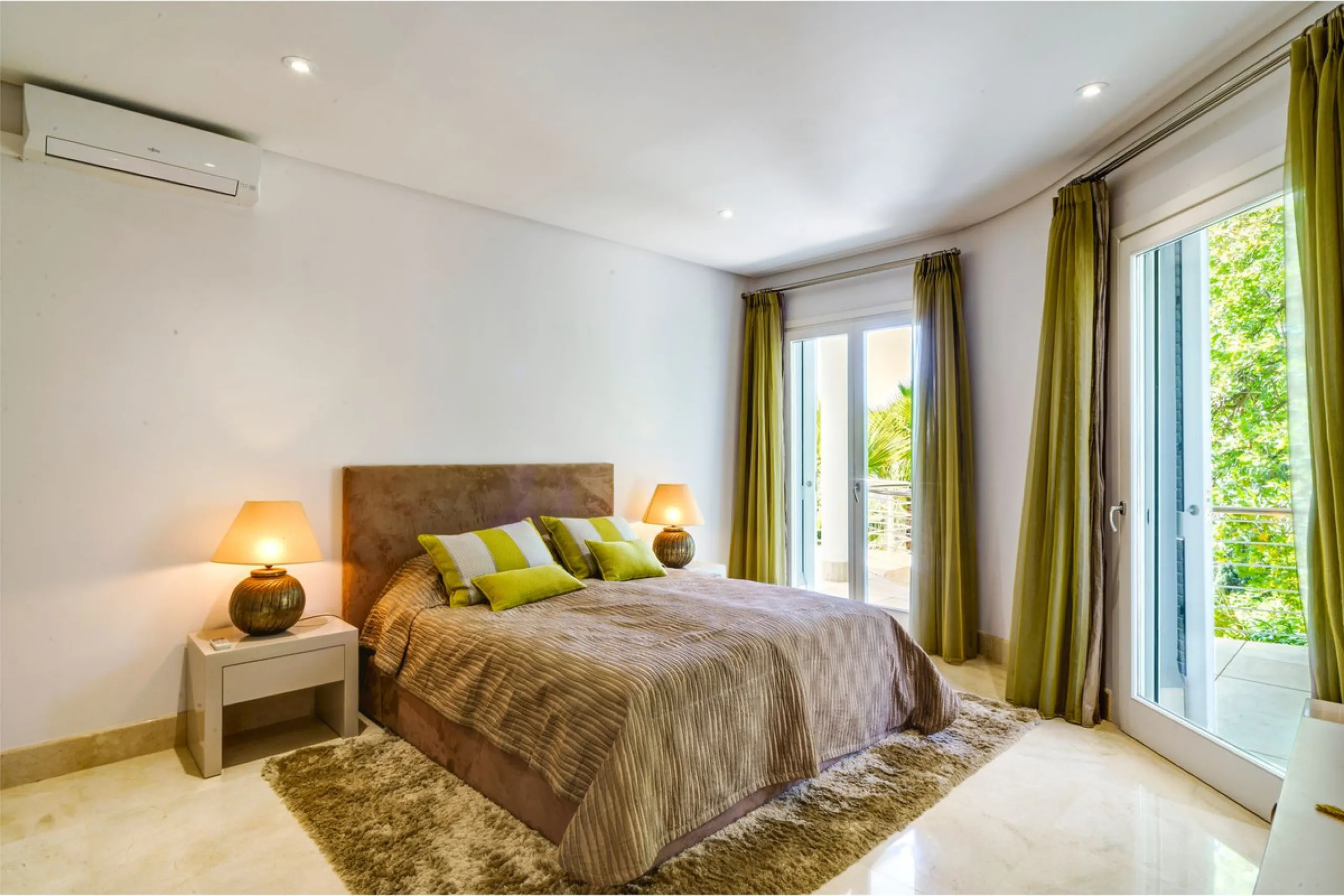 Exceptional luxury villa on a double plot and with spectacular panoramic views for sale