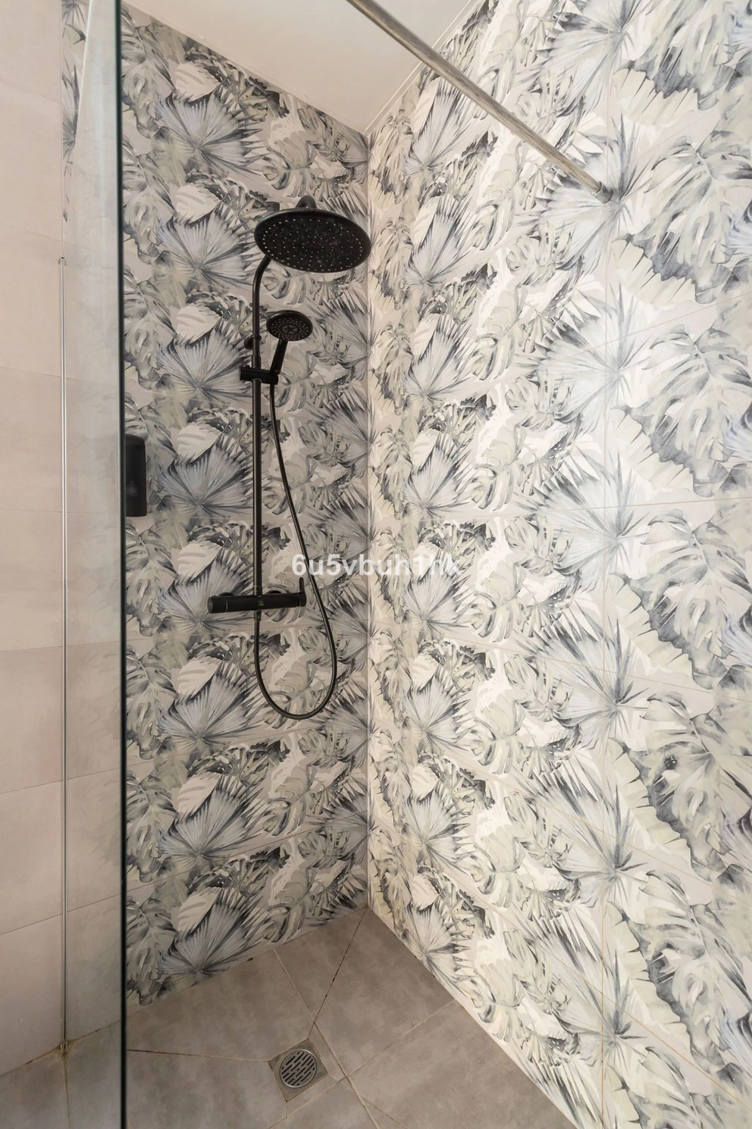 Apartment - Ground Floor Apartment в продаже в Málaga, Málaga. В доме 3 спален и 3 ванных комнат. Площадь дома 211 м²