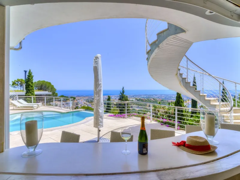 Exceptional luxury villa on a double plot and with spectacular panoramic views for sale