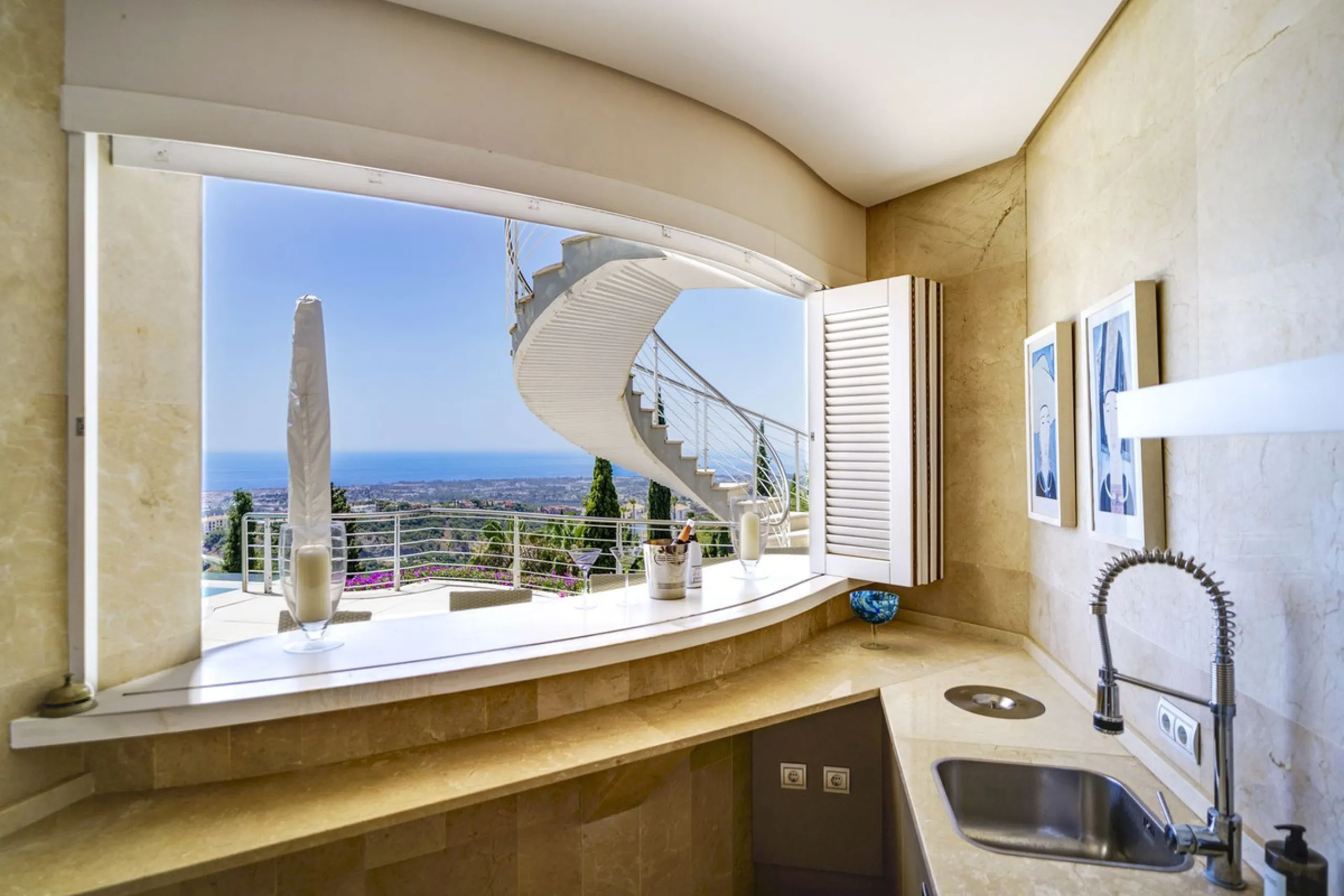 Exceptional luxury villa on a double plot and with spectacular panoramic views for sale