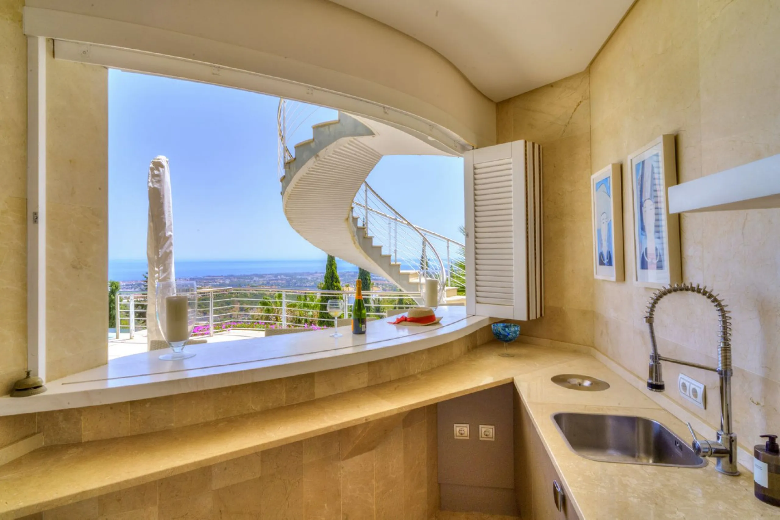 Exceptional luxury villa on a double plot and with spectacular panoramic views for sale