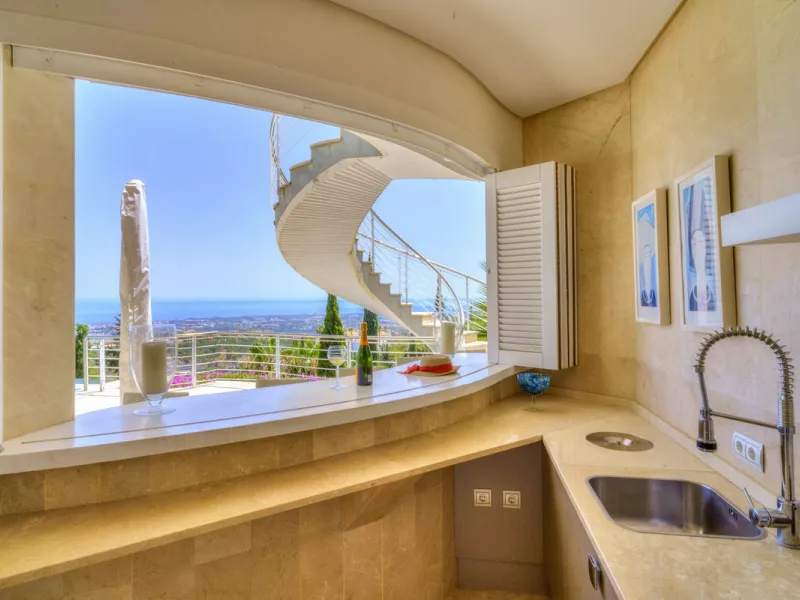 Exceptional luxury villa on a double plot and with spectacular panoramic views for sale